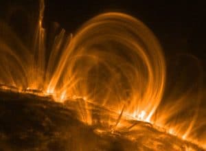 bucle coronale, eruptii solare